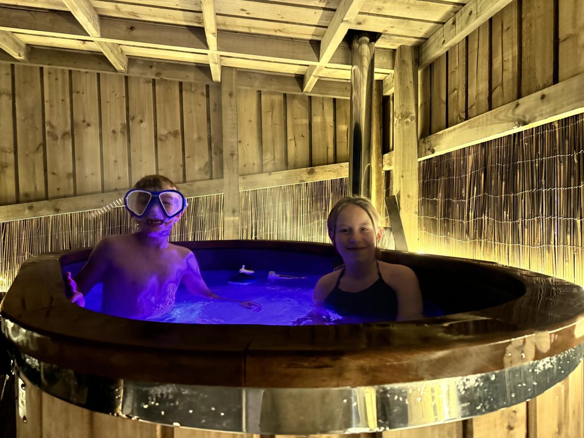 Deerstone Glamping-Pinhaw Beacon Dome Hot Tub Otel Earby Dış mekan fotoğraf